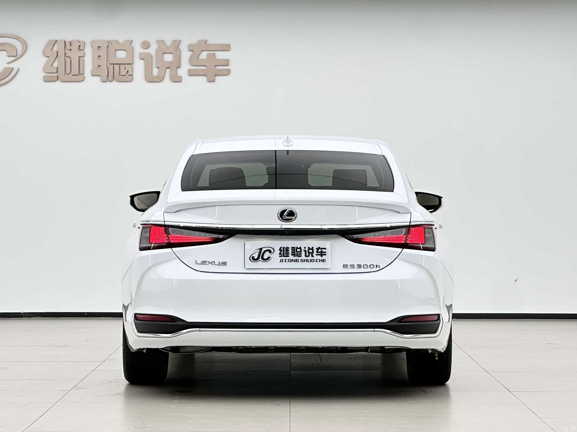 Lexus ES, 2022 16