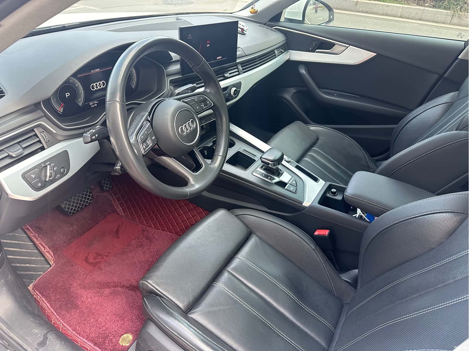 Audi A4L, 2022 все фото
