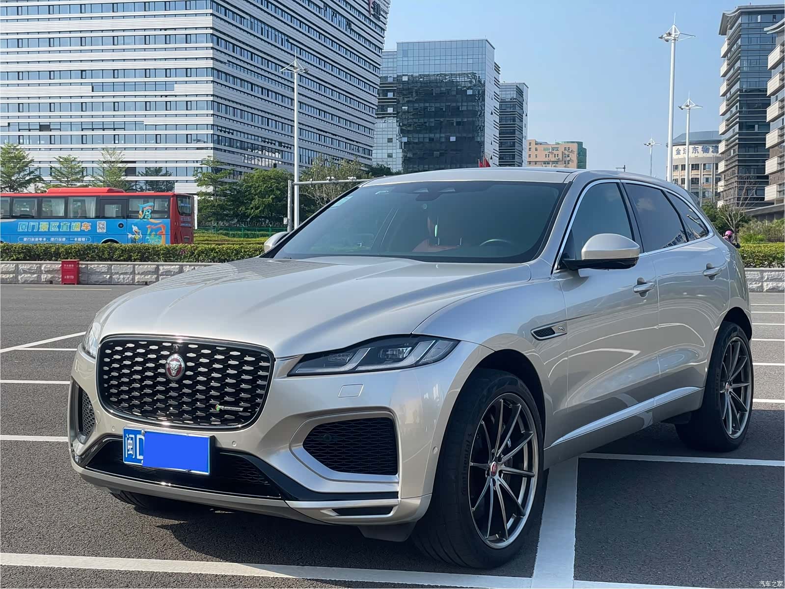 Jaguar F-PACE