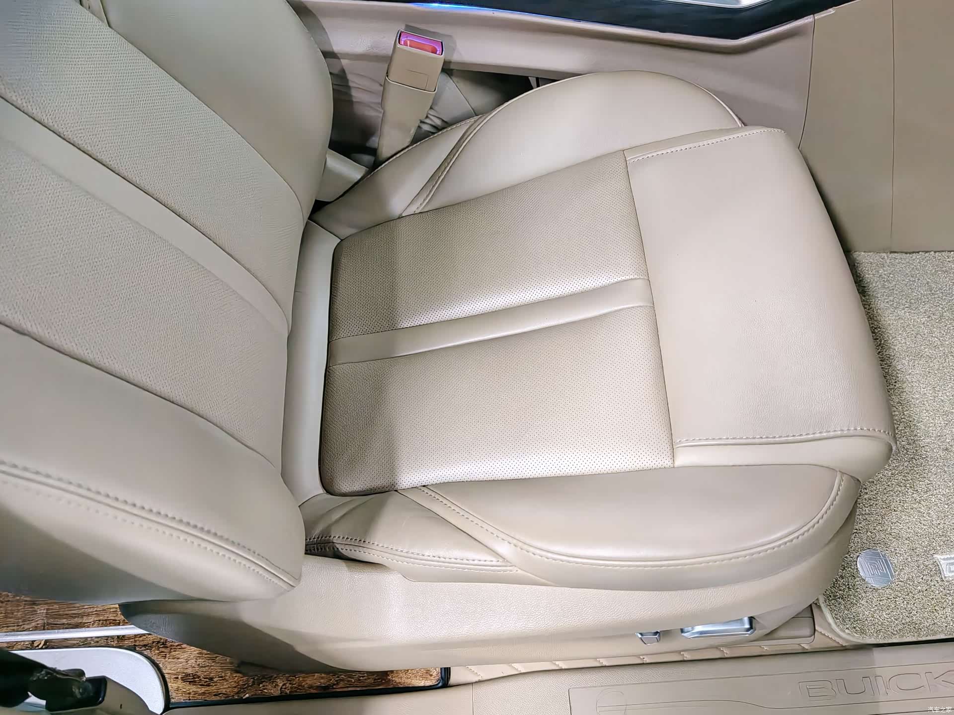 Buick GL8, 2021 11