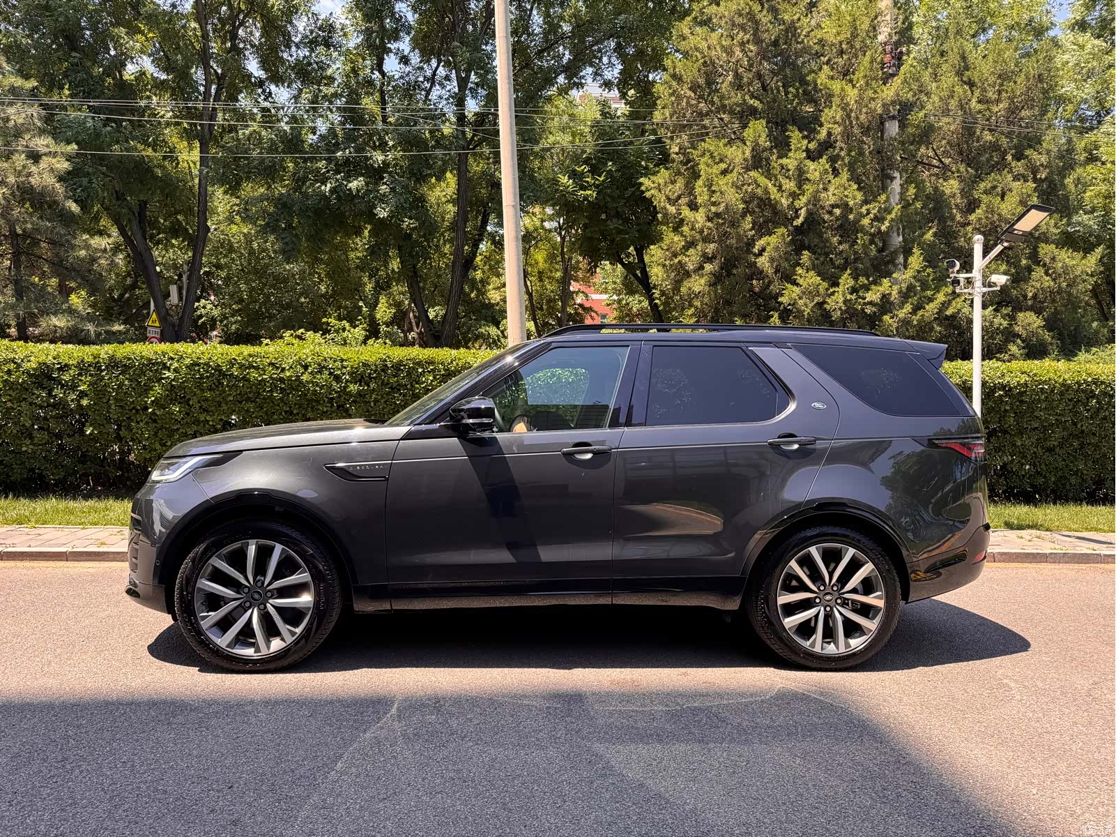 Land Rover Discovery, 2025 3