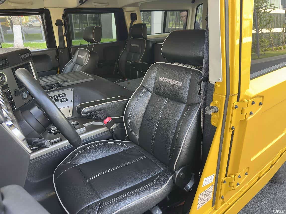 Hummer H1, 2012 23