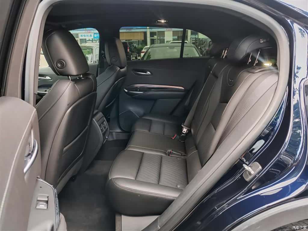 Cadillac XT4, 2022 11