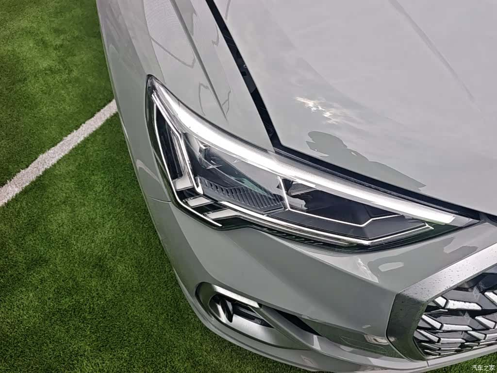 Audi Q3, 2023 13