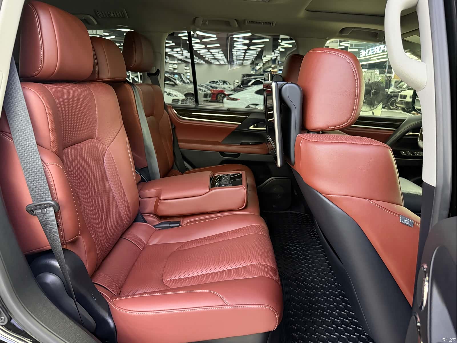 Lexus LX, 2019 6