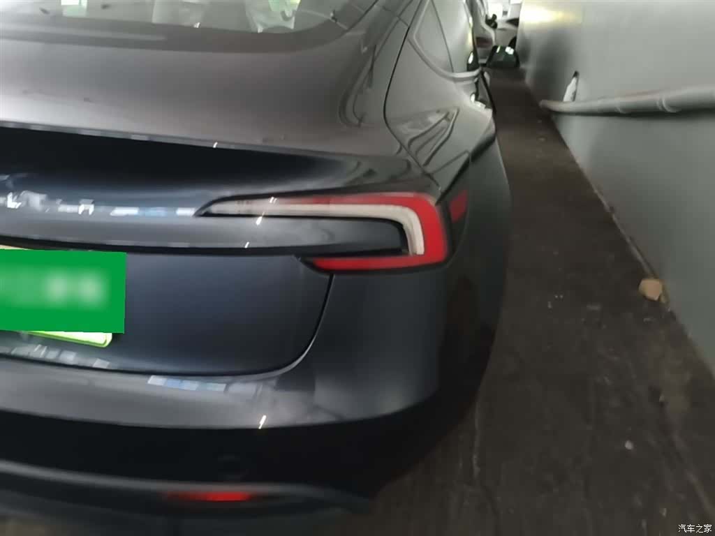 Tesla Model 3, 2025 8