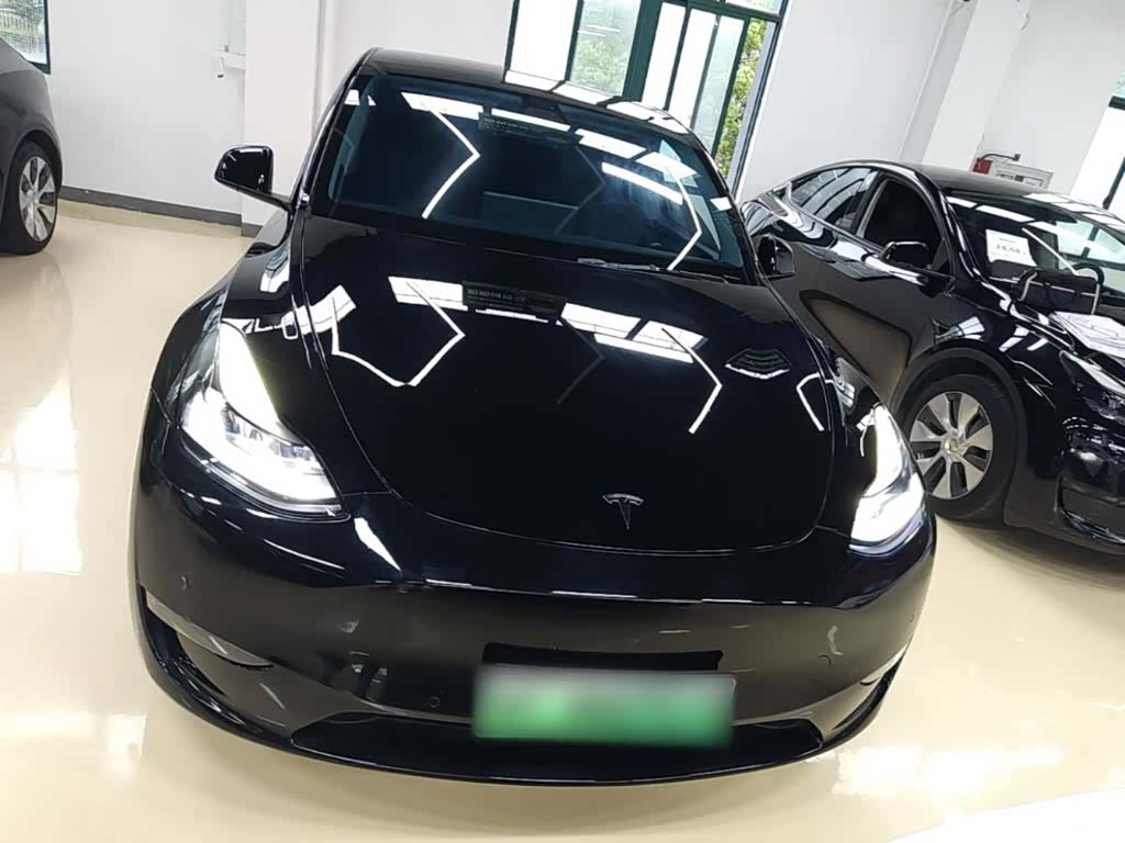 Tesla Model Y, 2023 3