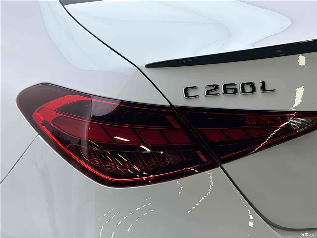 Mercedes-Benz C-Class, 2024 8