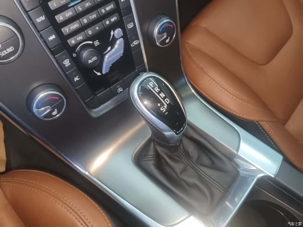 Volvo V60, 2017 14