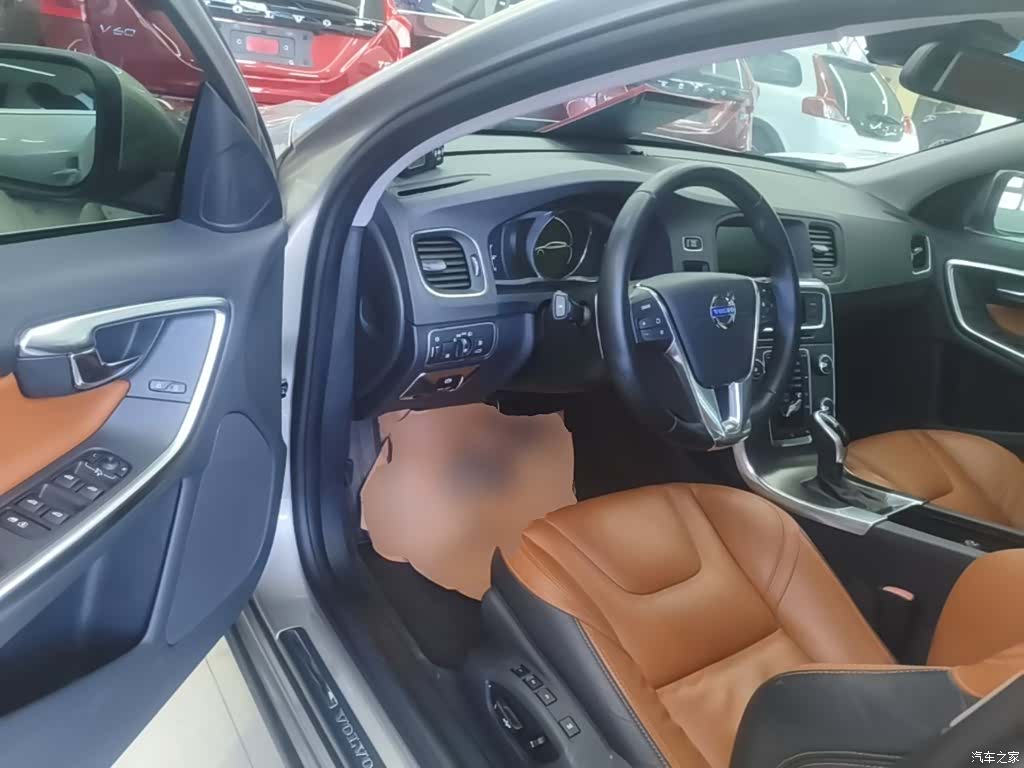Volvo V60, 2017 16