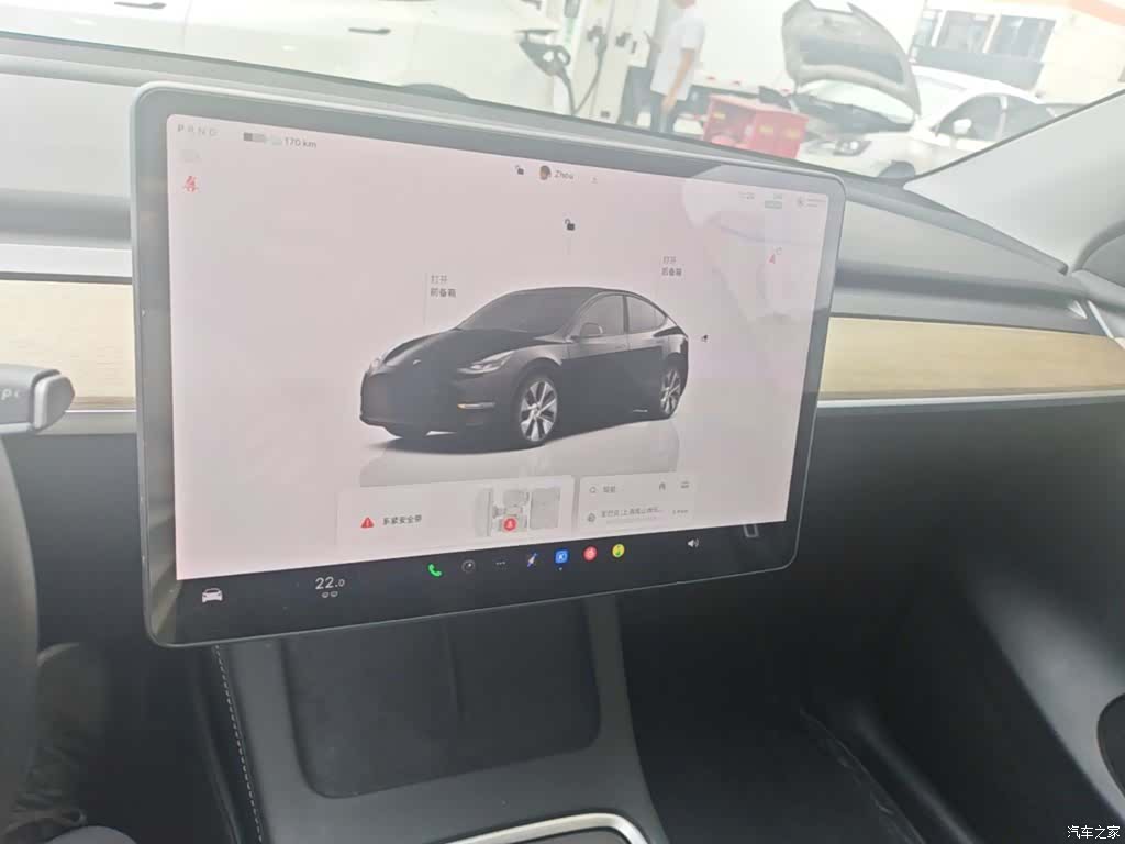 Tesla Model Y, 2022 13