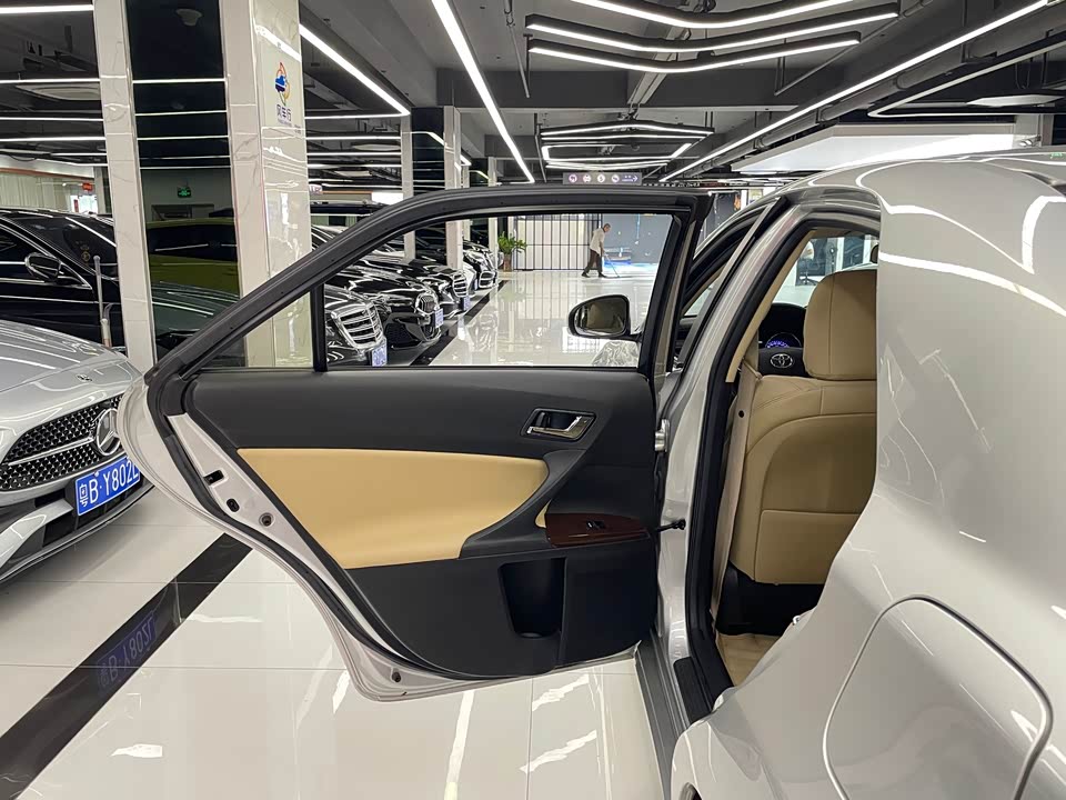 Toyota Reiz Toyota Reiz