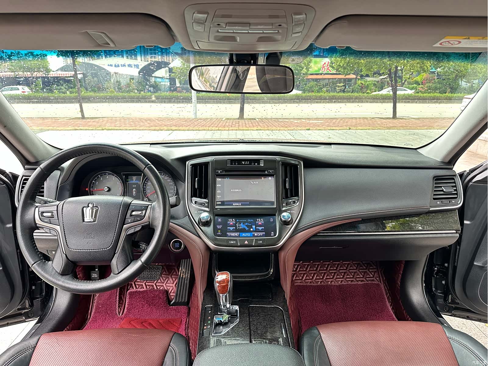 Toyota Crown, 2018 11