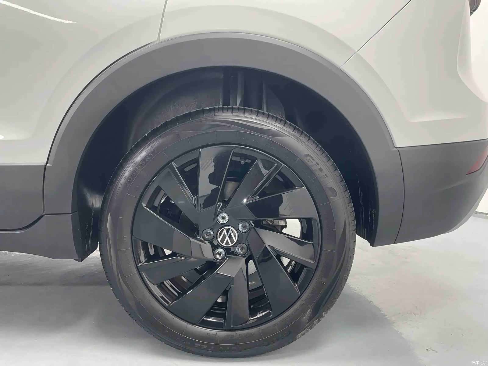Volkswagen Tharu, 2025 19