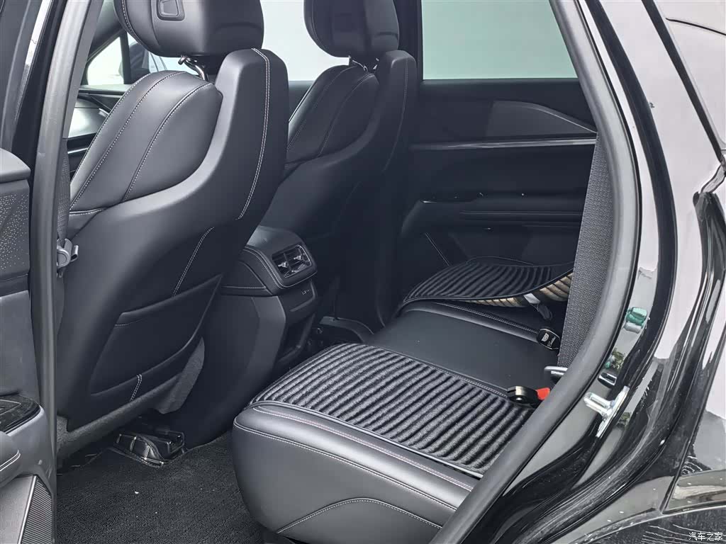 Cadillac XT5, 2025 8