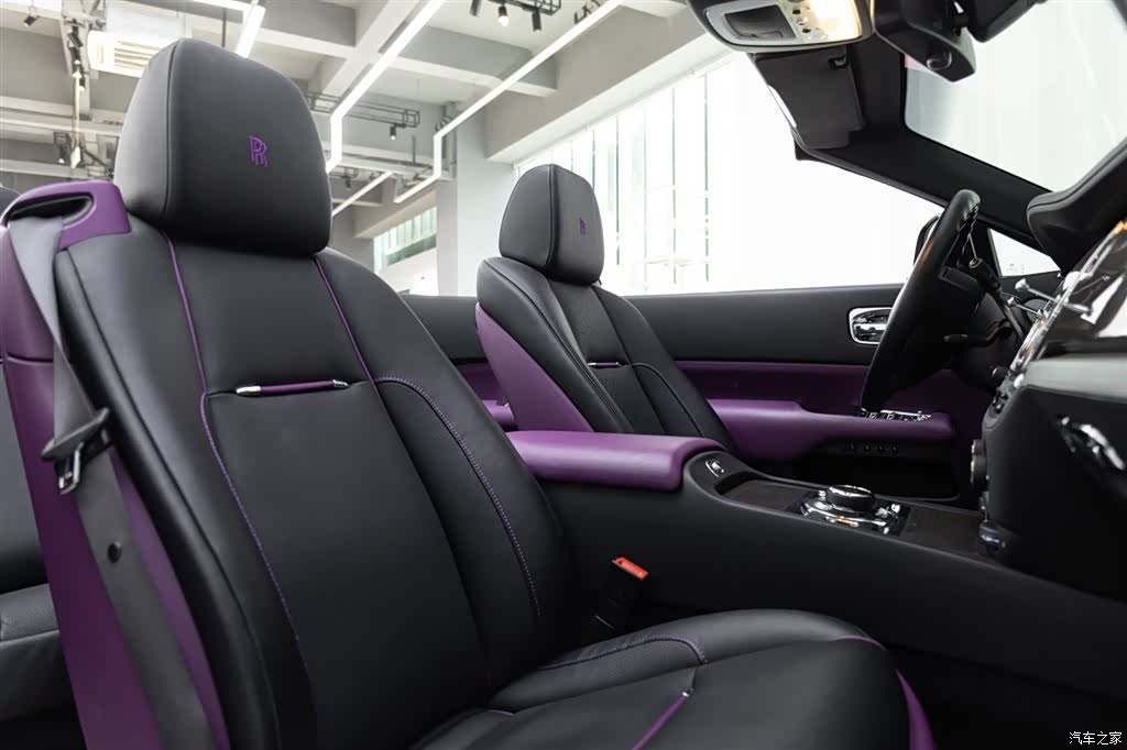 Rolls-Royce Black, 2019 15