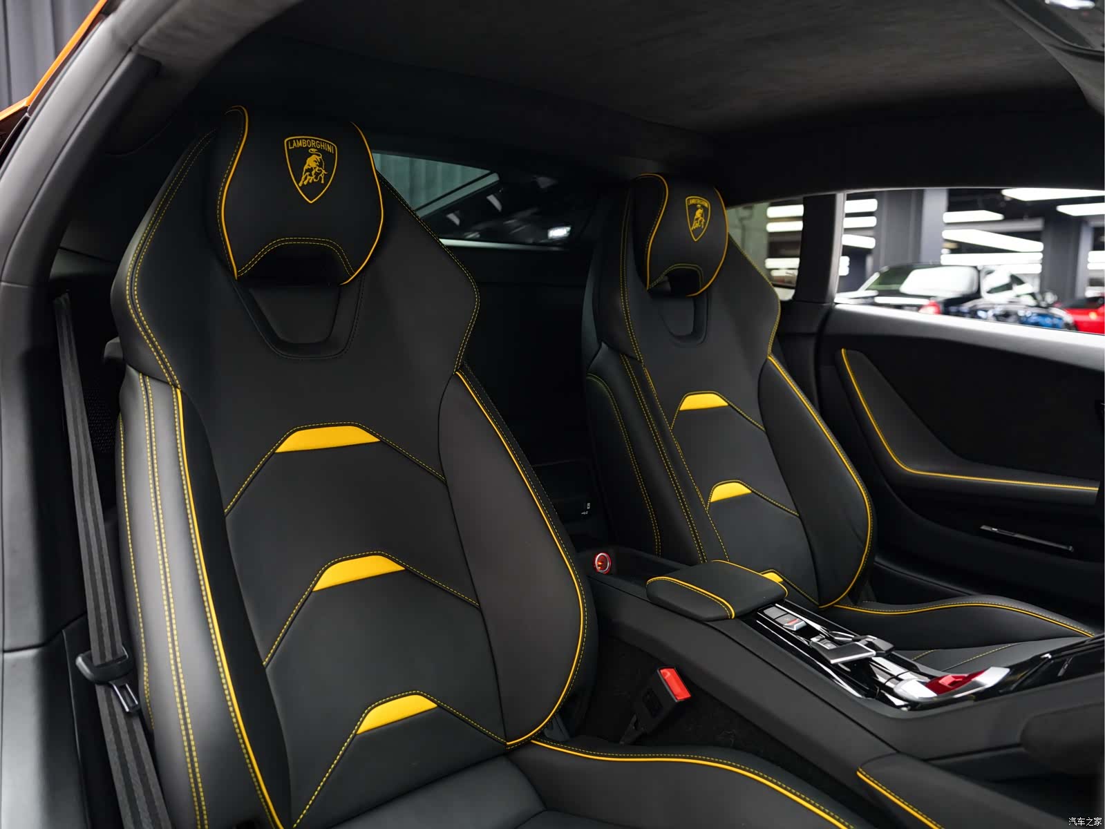 Lamborghini Huracán, 2023 13