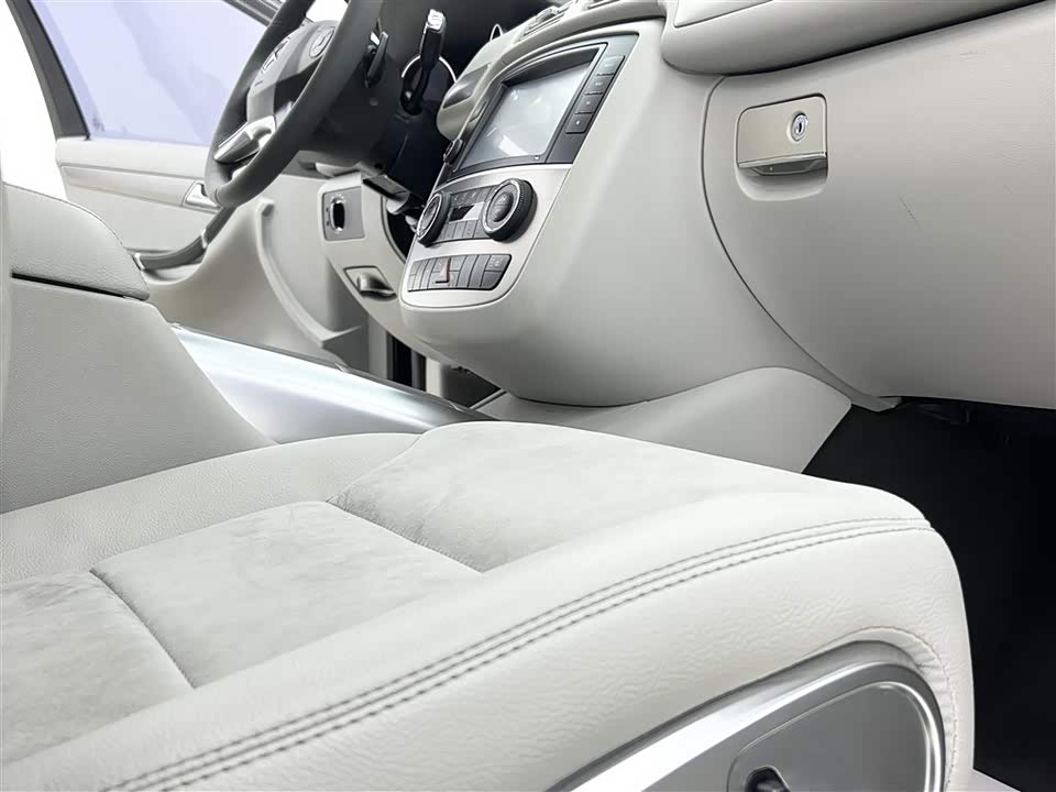 Mercedes-Benz R-class