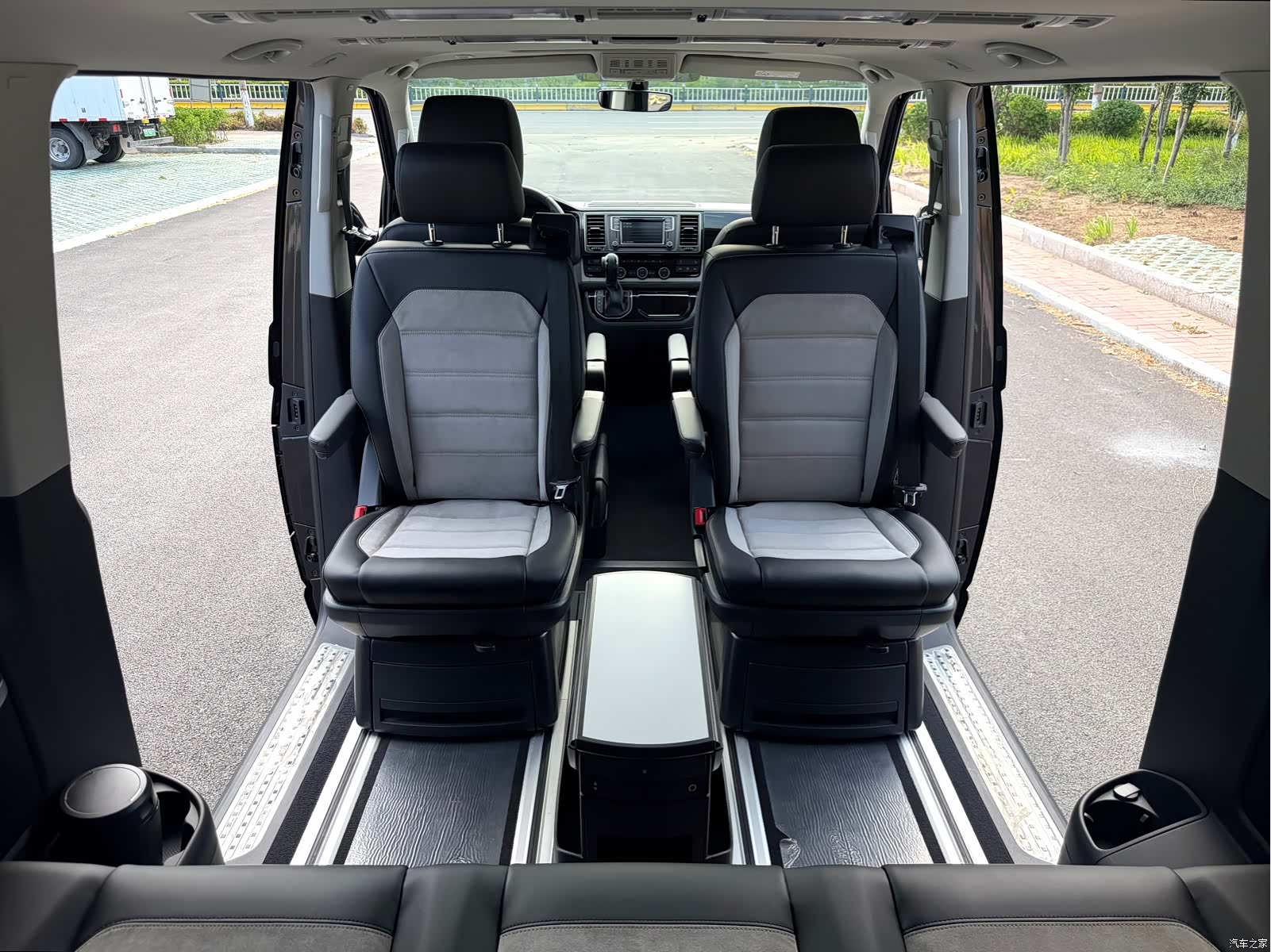 Volkswagen 7, 2017 18