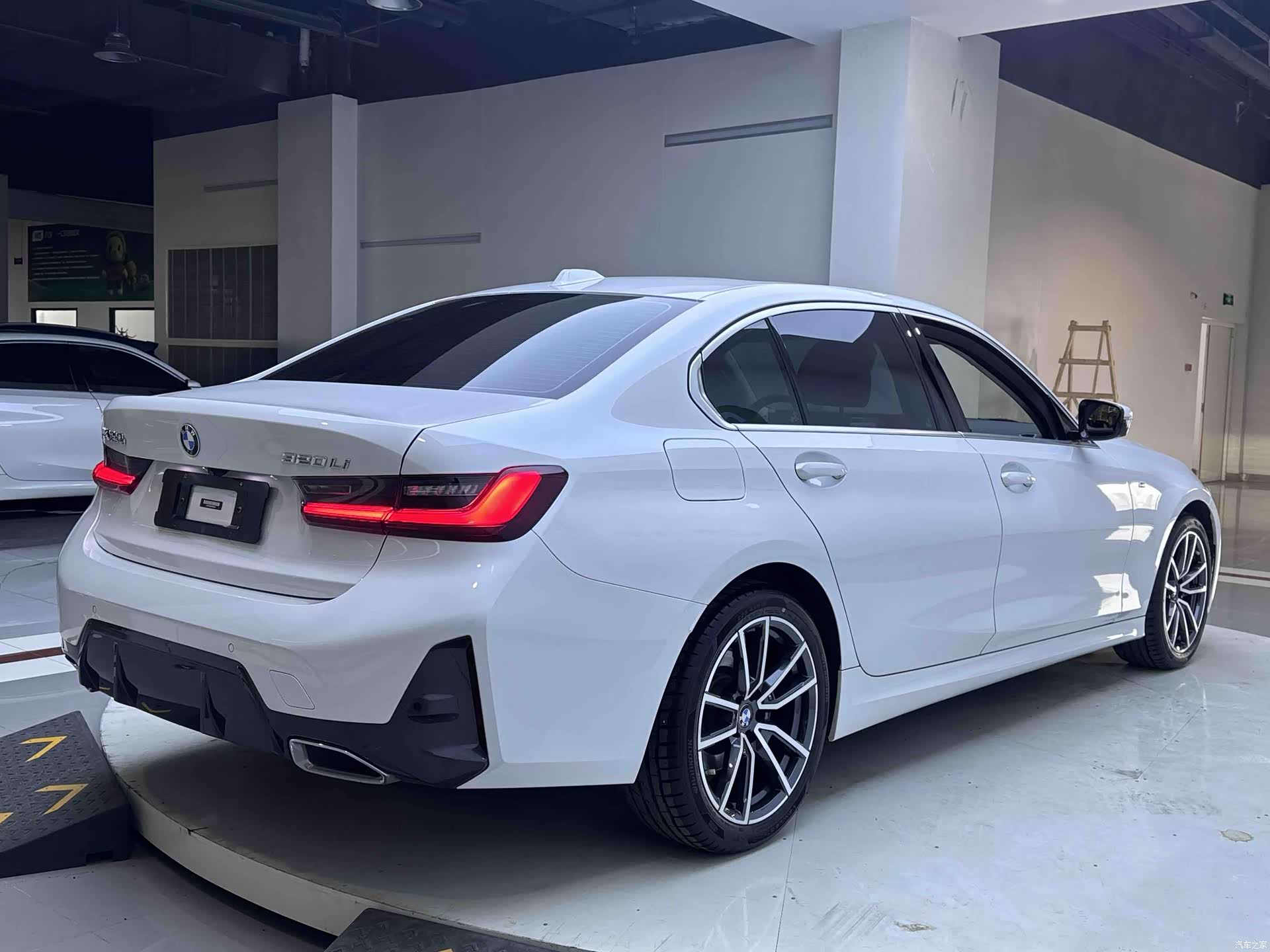 BMW 3 Series, 2023 7