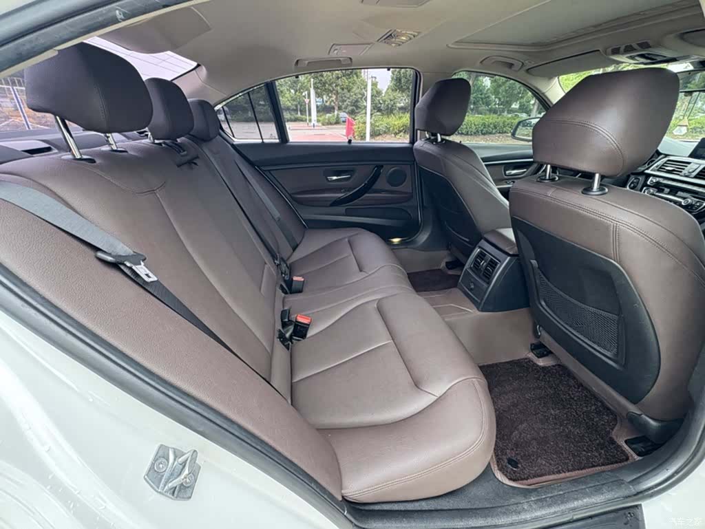 BMW 3 Series, 2019 12