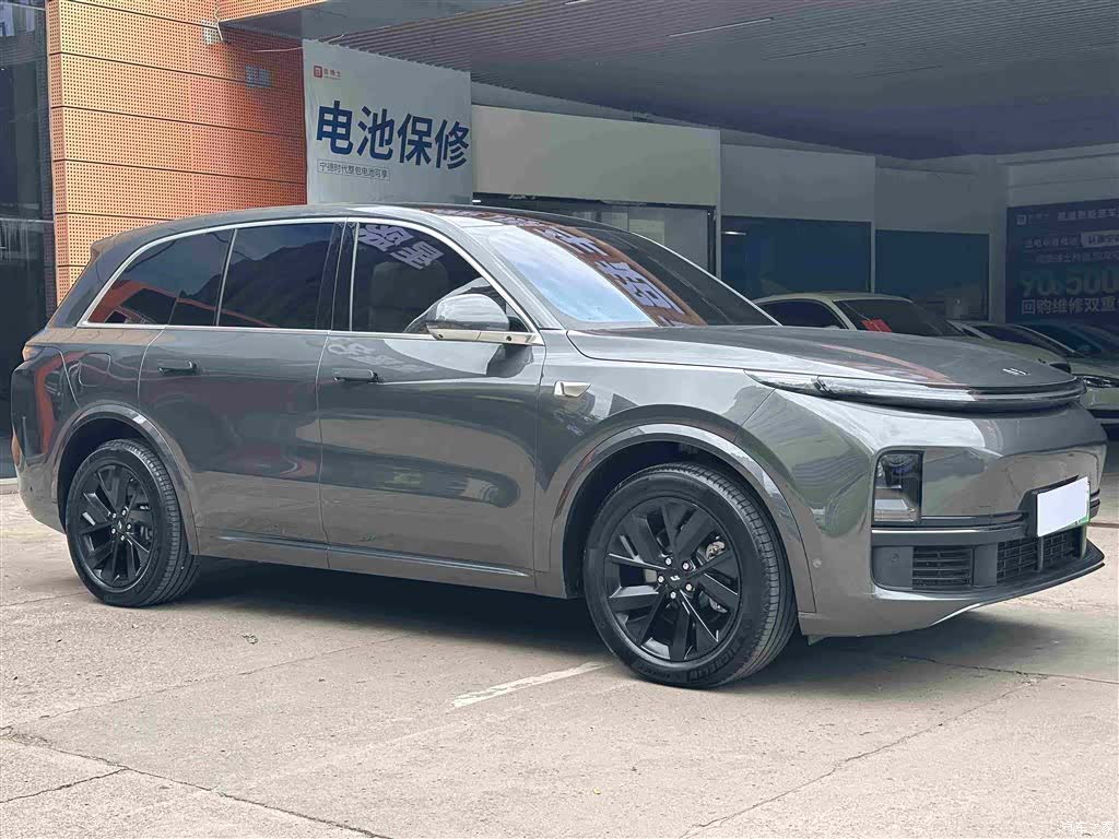Li Auto L8, 2023 3