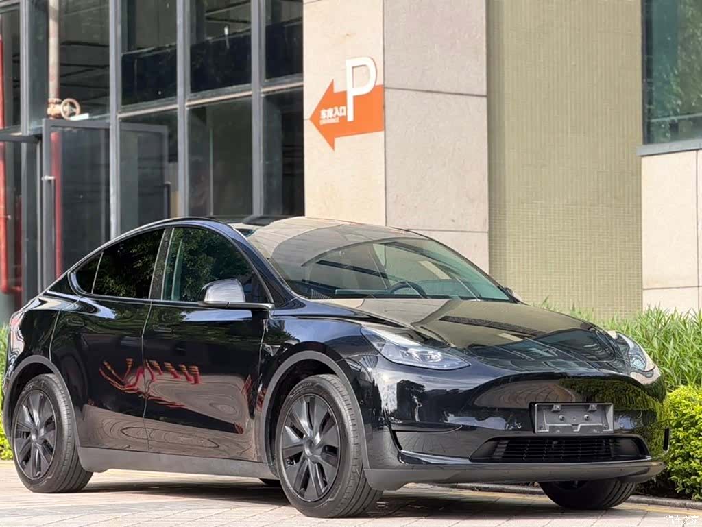 Tesla Model Y, 2023 1