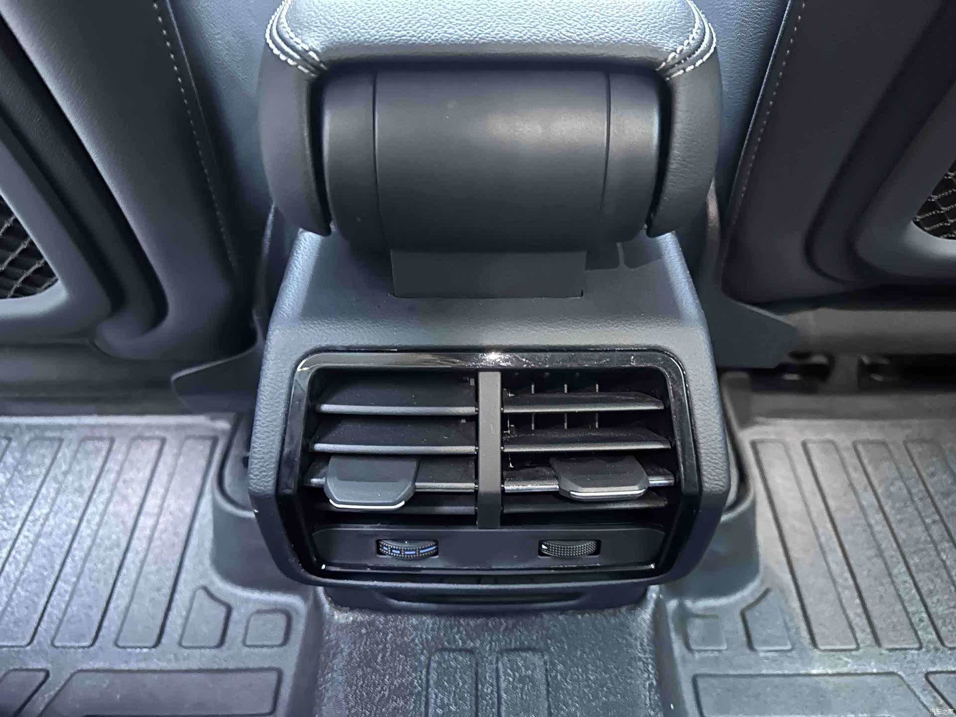 Audi Q3, 2023 14