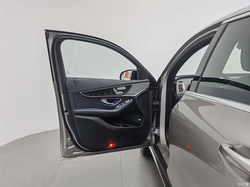 Mercedes-Benz EQC, 2021 8