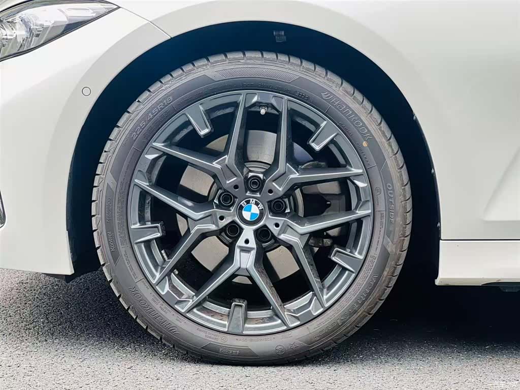 BMW 3 Series, 2025 7