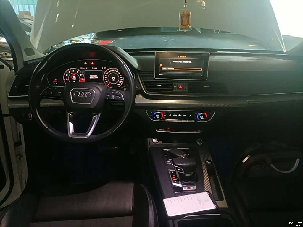 Audi Q5L, 2019 10