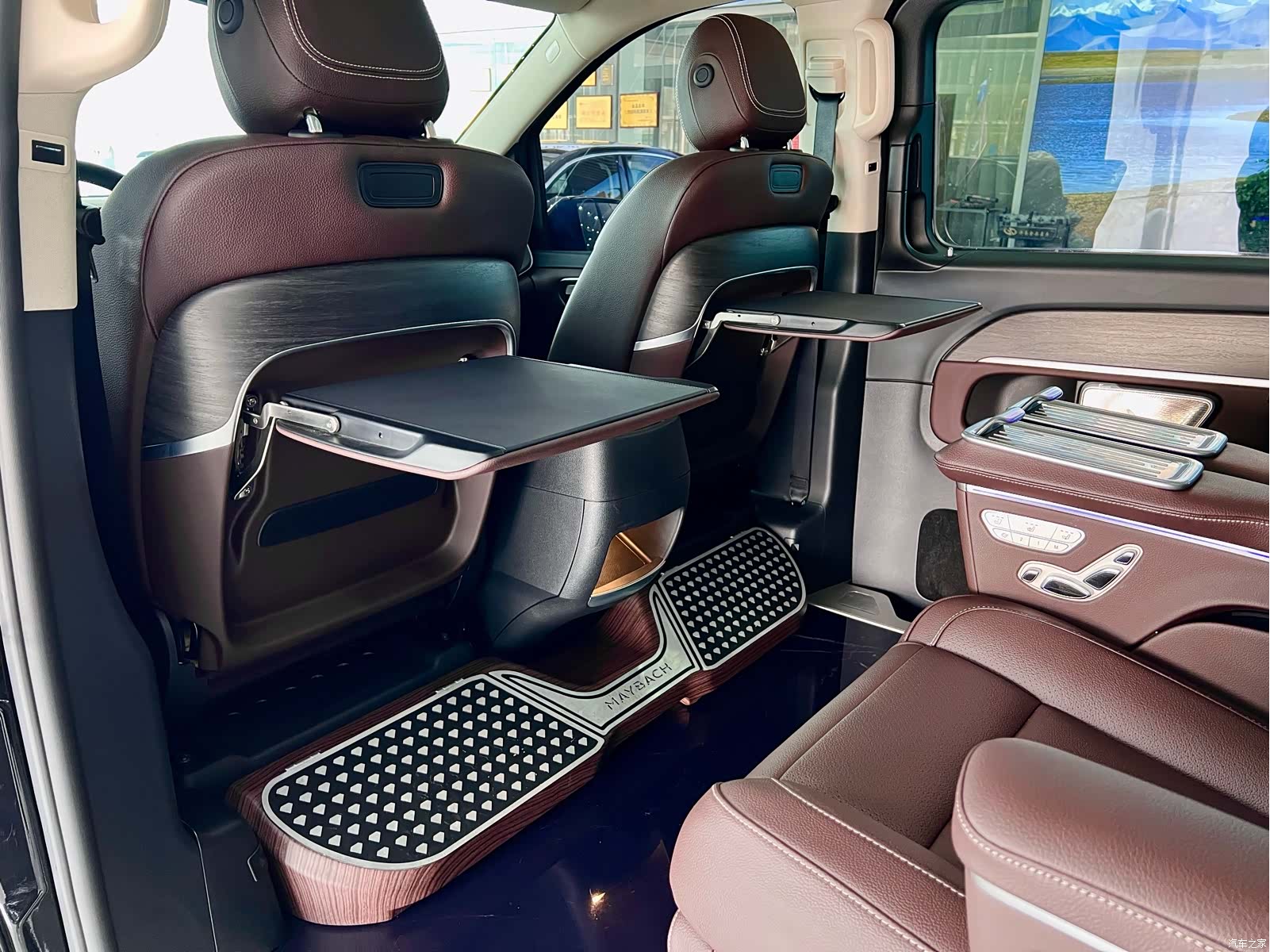 Mercedes-Benz V-Class, 2025 19