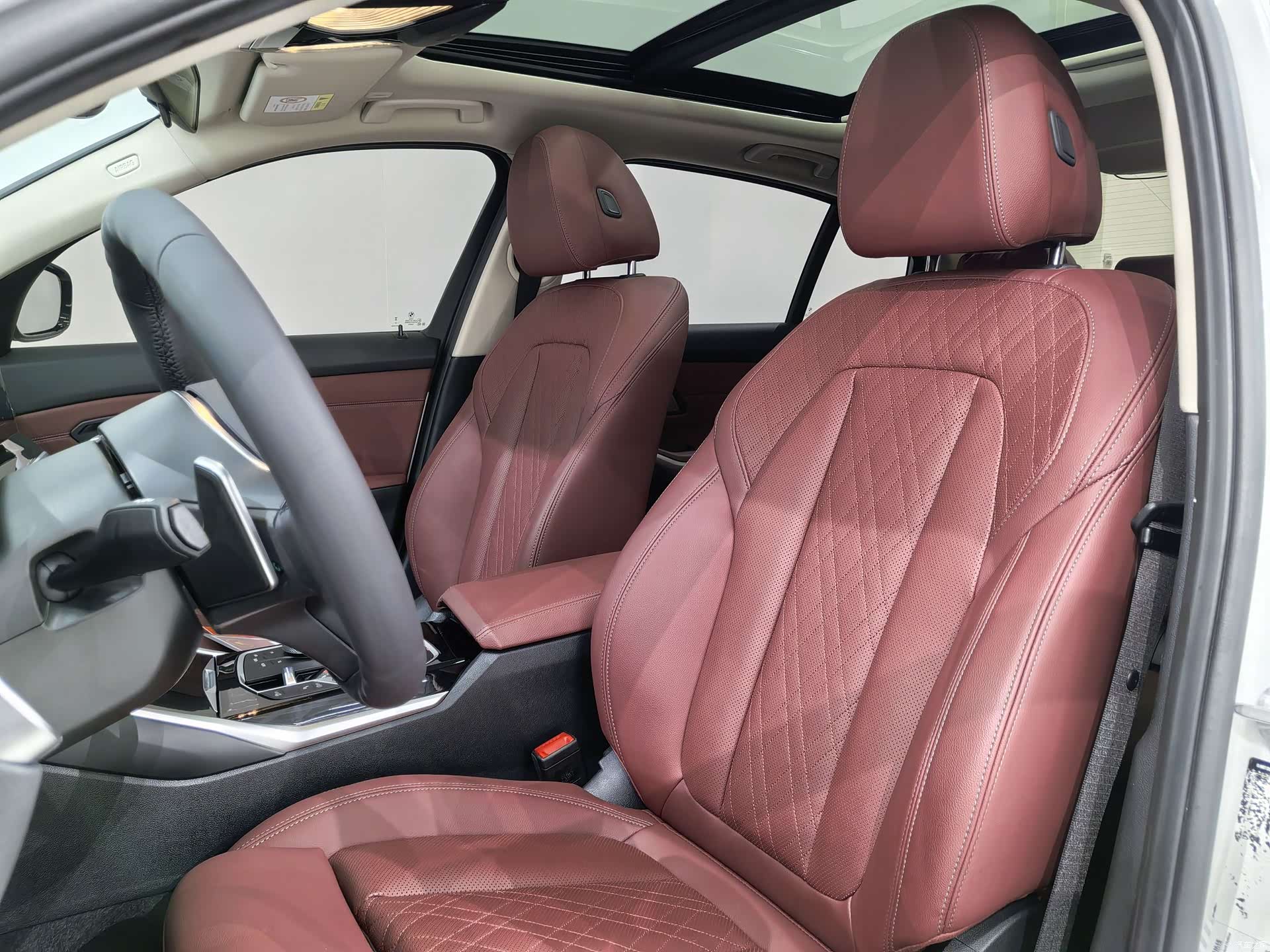 BMW 3 Series, 2024 21