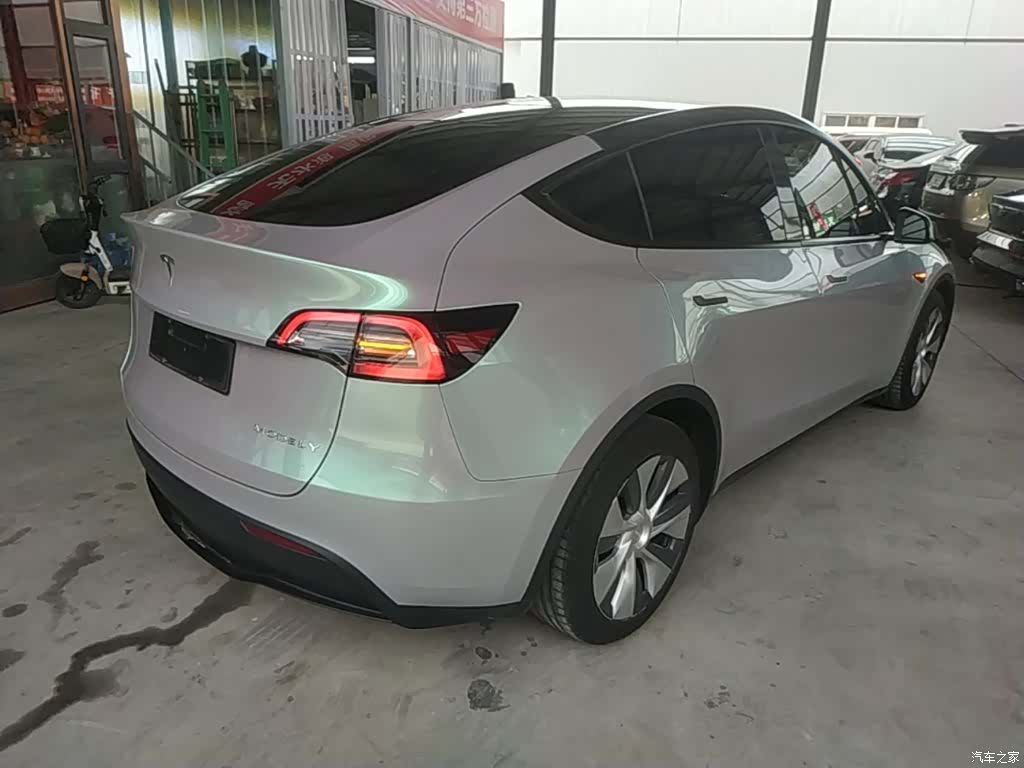 Tesla Model Y, 2021 7