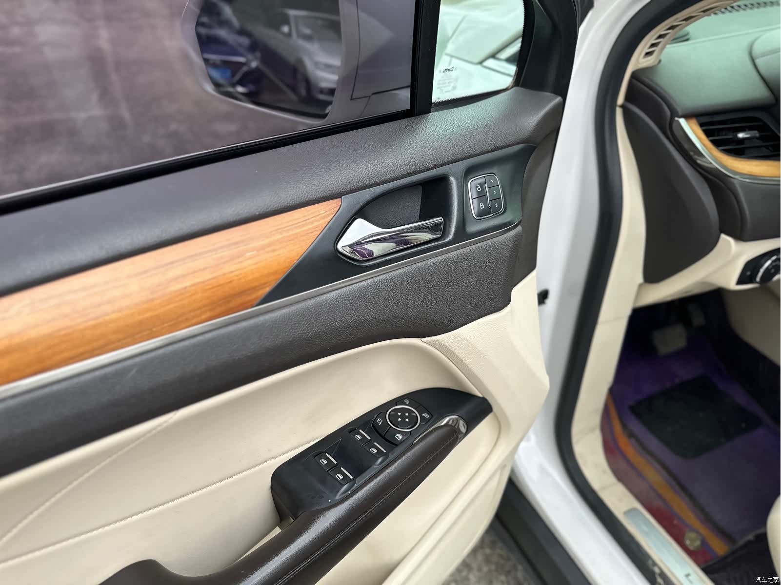 Lincoln MKC, 2015 14