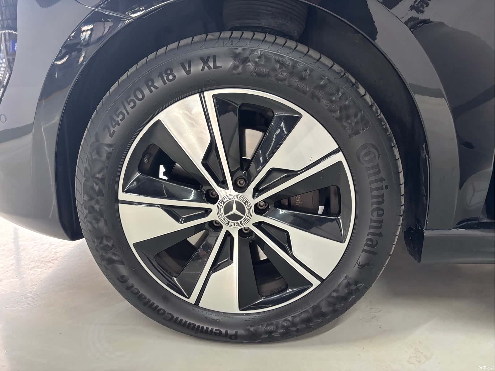 Mercedes-Benz V-Class, 2024 11