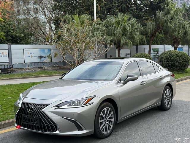 Lexus ES, 2024 1
