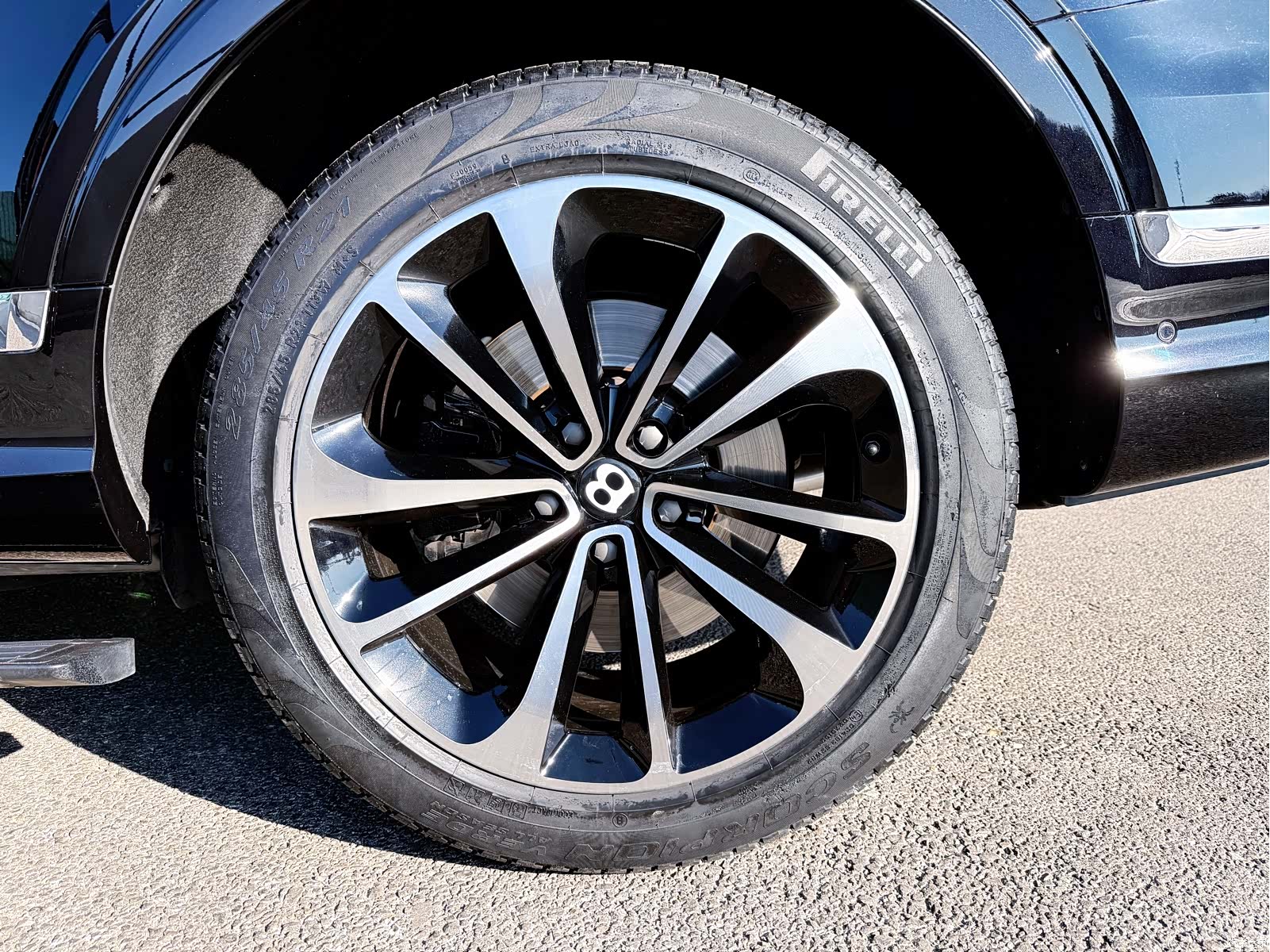Bentley Bentayga, 2021 16