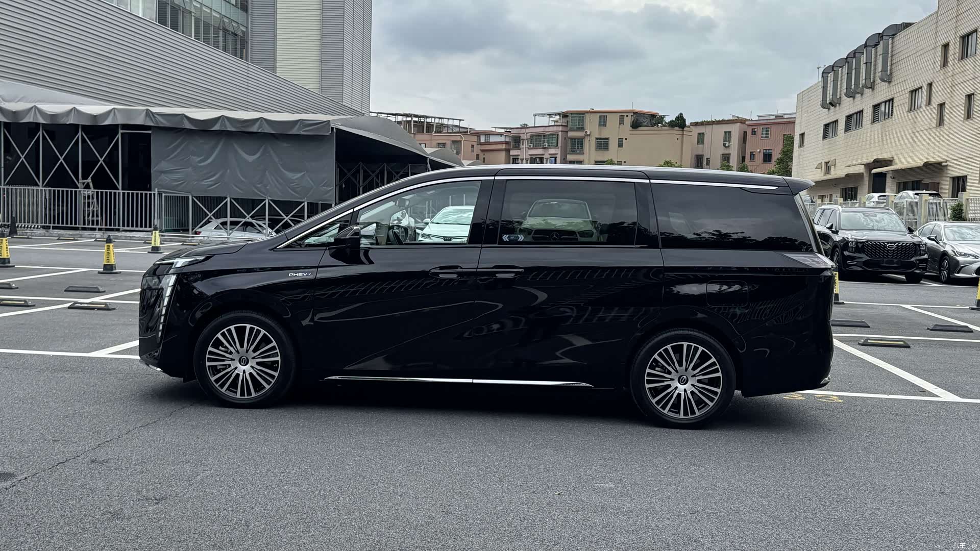 Trumpchi E8, 2024 4