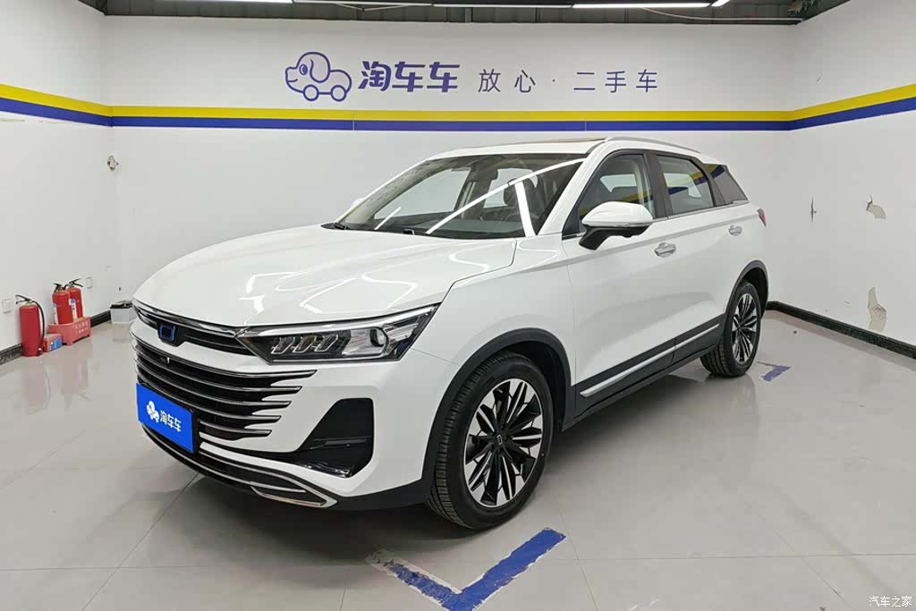 Bestune T77, 2025 1