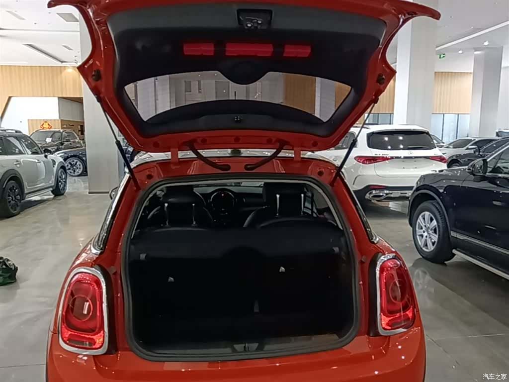 Mini ONE, 2019 19