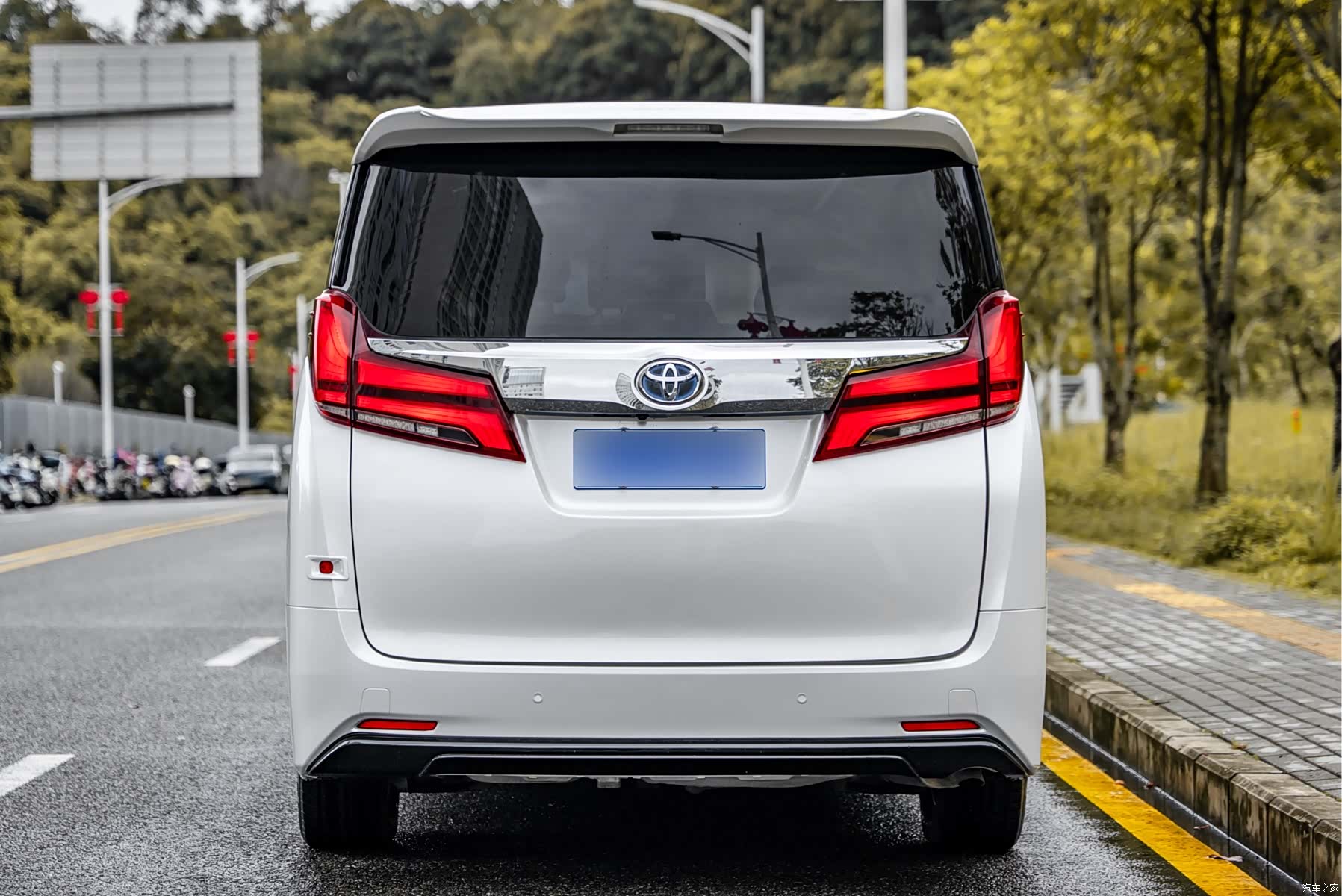 Toyota Alphard, 2020 20