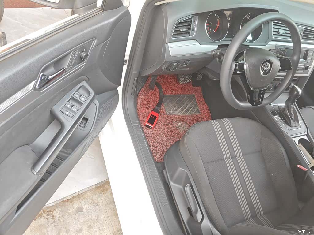 Volkswagen Lamando, 2016 12