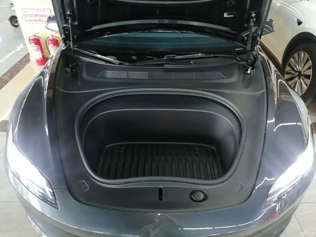 Tesla Model 3, 2024 16