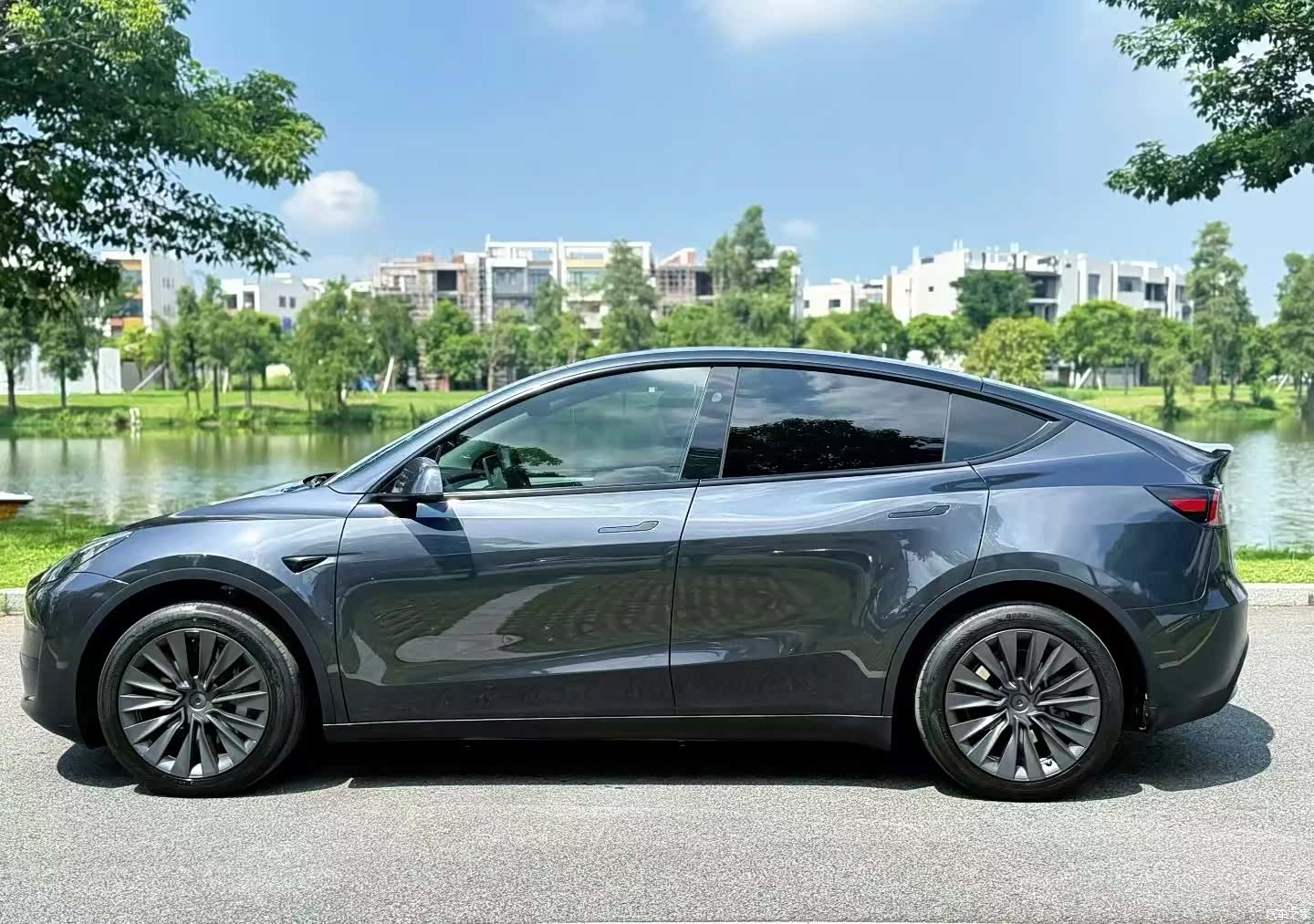Tesla Model Y, 2024 2