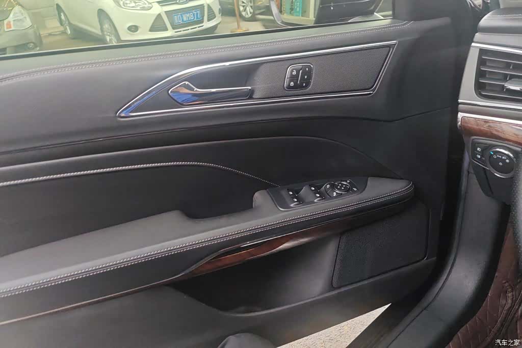 Ford Taurus, 2016 7