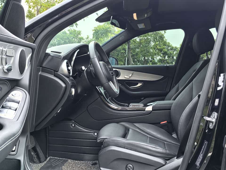 Mercedes-Benz GLC Mercedes-Benz GLC