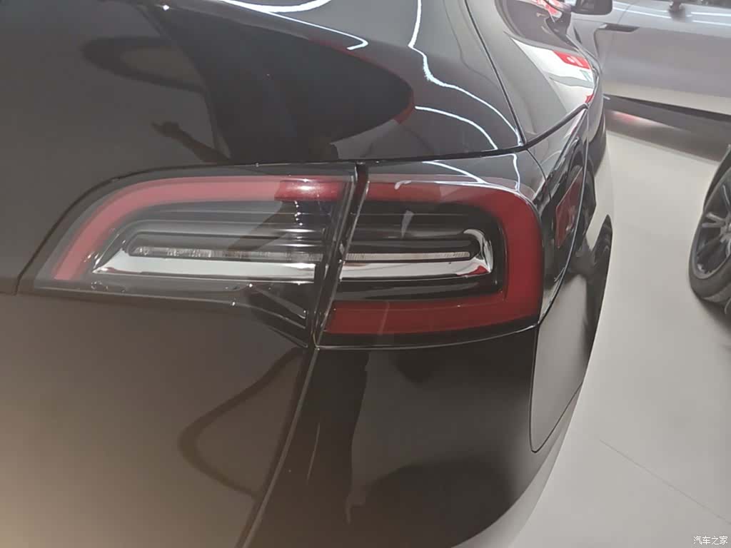 Tesla Model Y, 2023 24