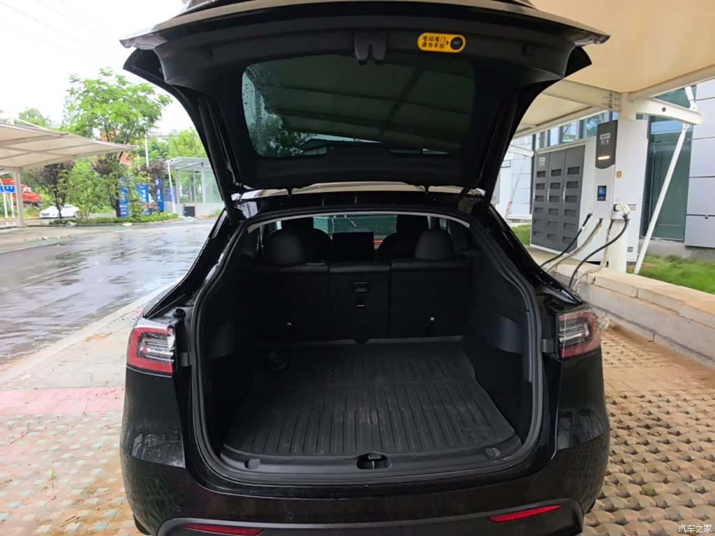 Tesla Model Y, 2021 19
