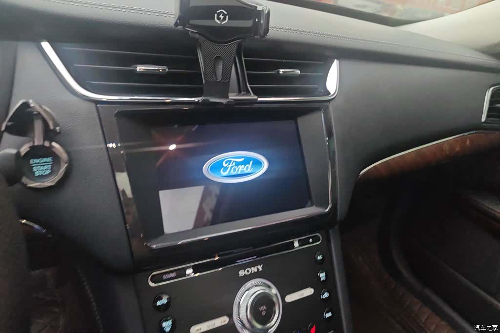 Ford Taurus, 2016 13